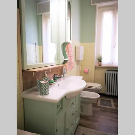 Delizioso Cosy Ristrutturato 帕爾馬